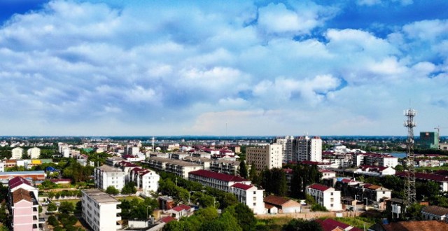 胡晓明主持召开区委会会议