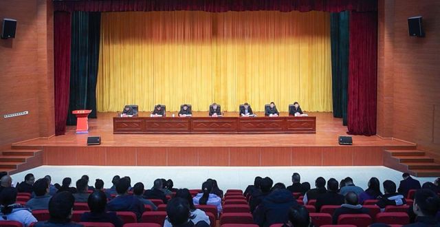 西湖管理区民营经济发展、招商引资暨项目建设工作会议召开