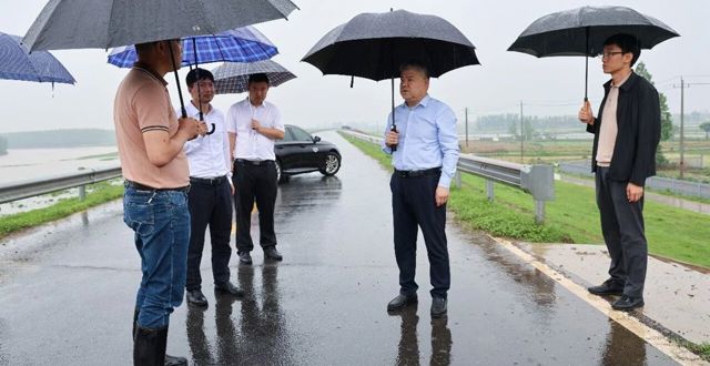 胡晓明督导检查防汛备汛工作