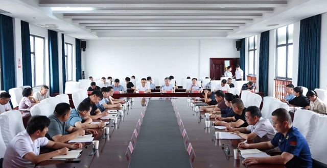西湖管理区党委理论学习中心组开展2026年第5次集体（扩大）学习