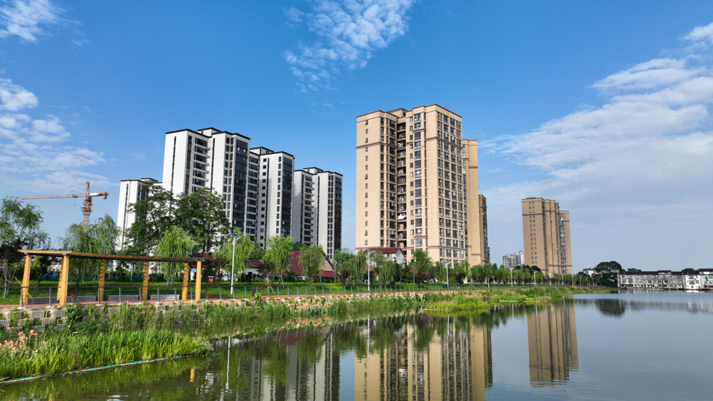 滨河小城