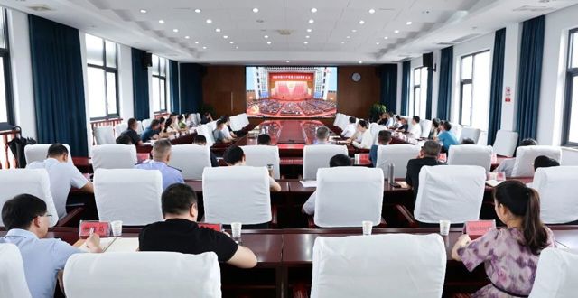 西湖管理区收听收看庆祝中国共产党成立105周年大会