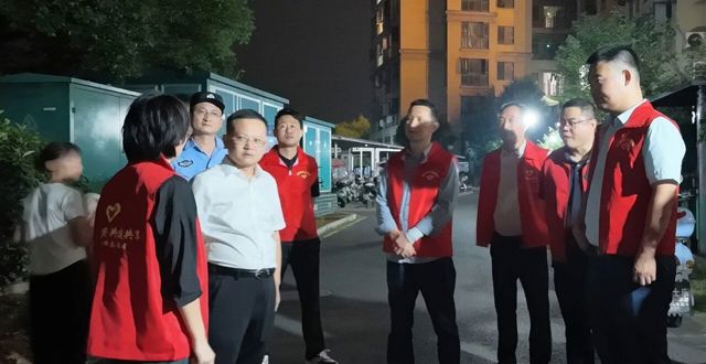 王杰带队开展消防安全夜间突击检查