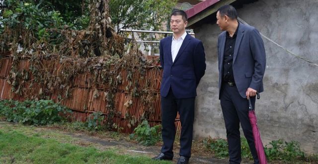 吉海波调研溶洞垃圾污染排查整治工作